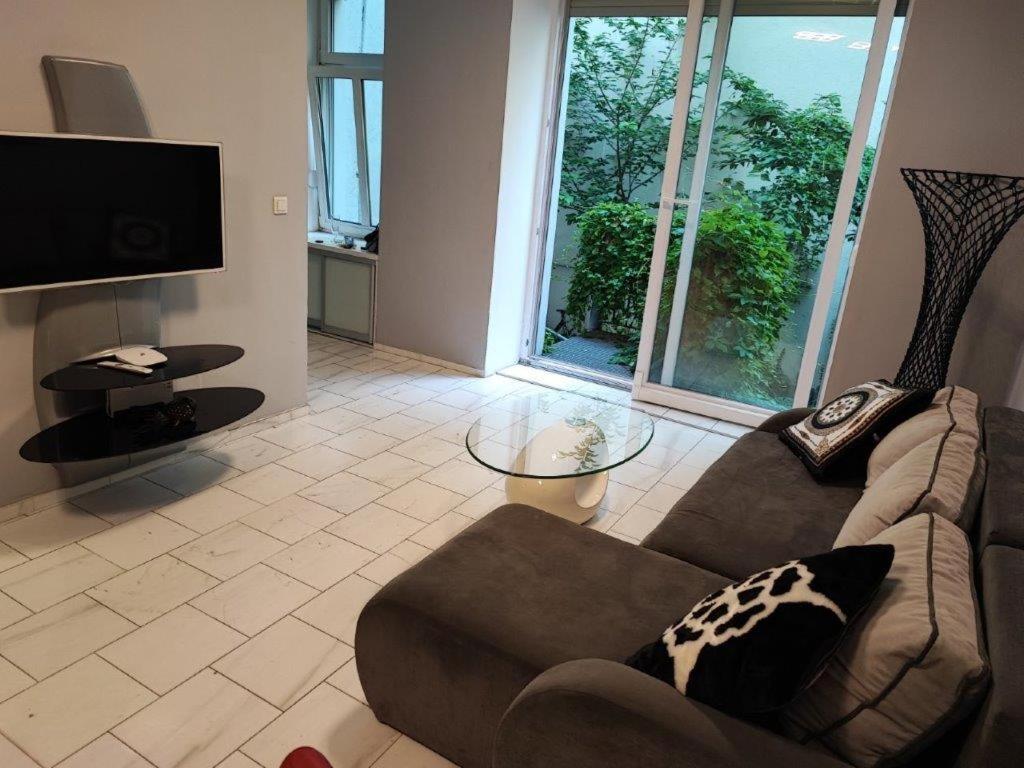 Central Vienna Apartment With Unique 40M2 City Garden & Self Check In Esterno foto