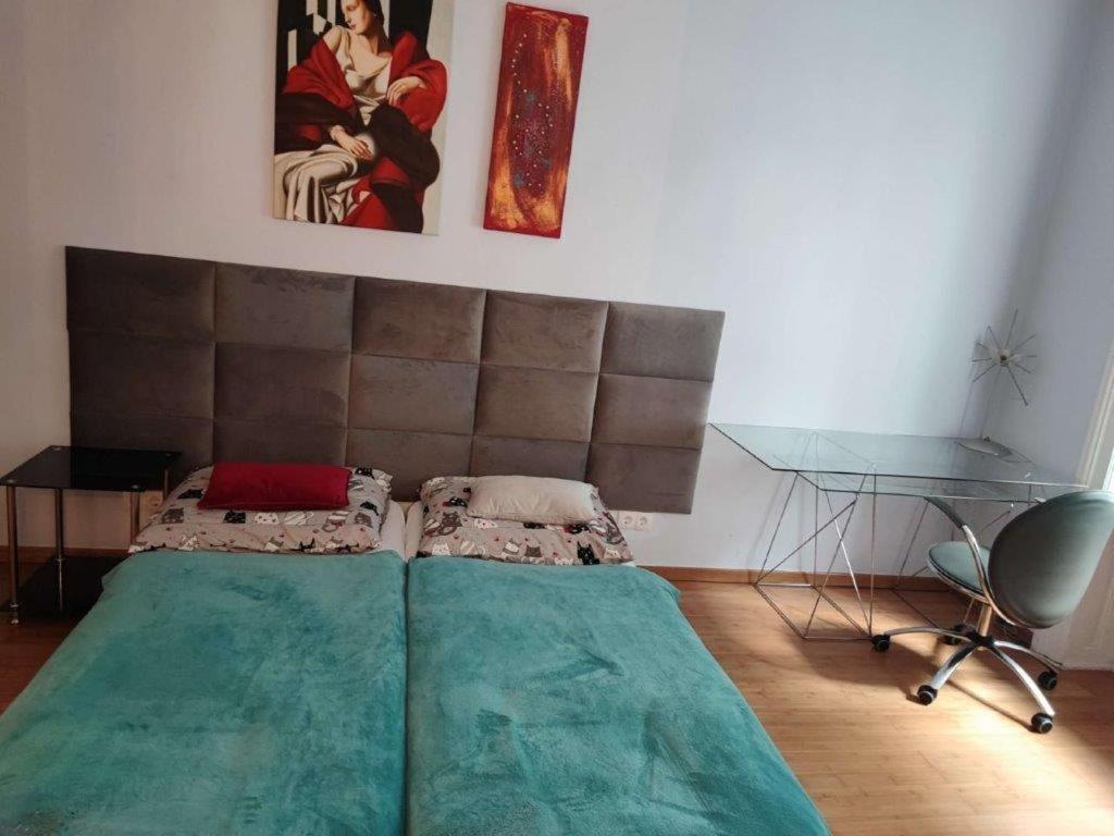 Central Vienna Apartment With Unique 40M2 City Garden & Self Check In Esterno foto
