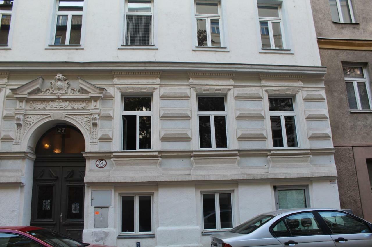 Central Vienna Apartment With Unique 40M2 City Garden & Self Check In Esterno foto